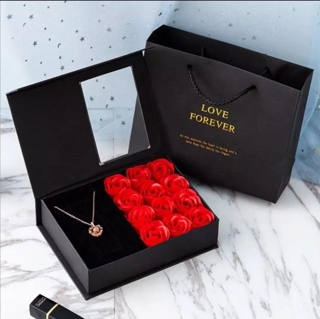 💝 Heart Necklace & Red Roses Gift Box Set | Perfect Romantic Gift for Girlfriend's Birthday, Valentine's Day & Special Occasions
